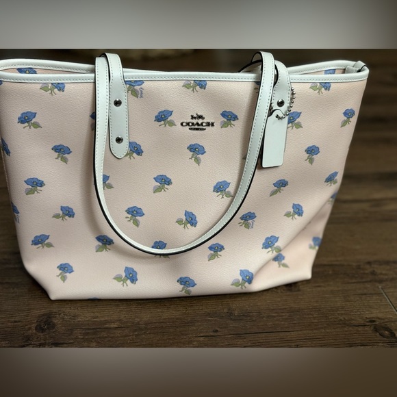 Coach Handbags - Coach Shoulder Bag